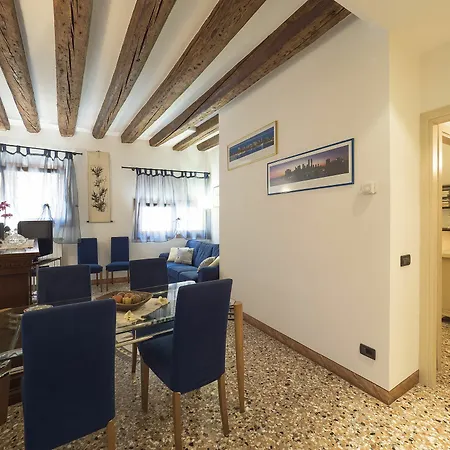 Romantic Lagoon Apartment